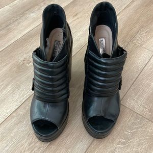Top shop black open toed booties